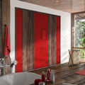 Façade de placard coulissante 3 portes décor noyer des andes, verre laqué rouge