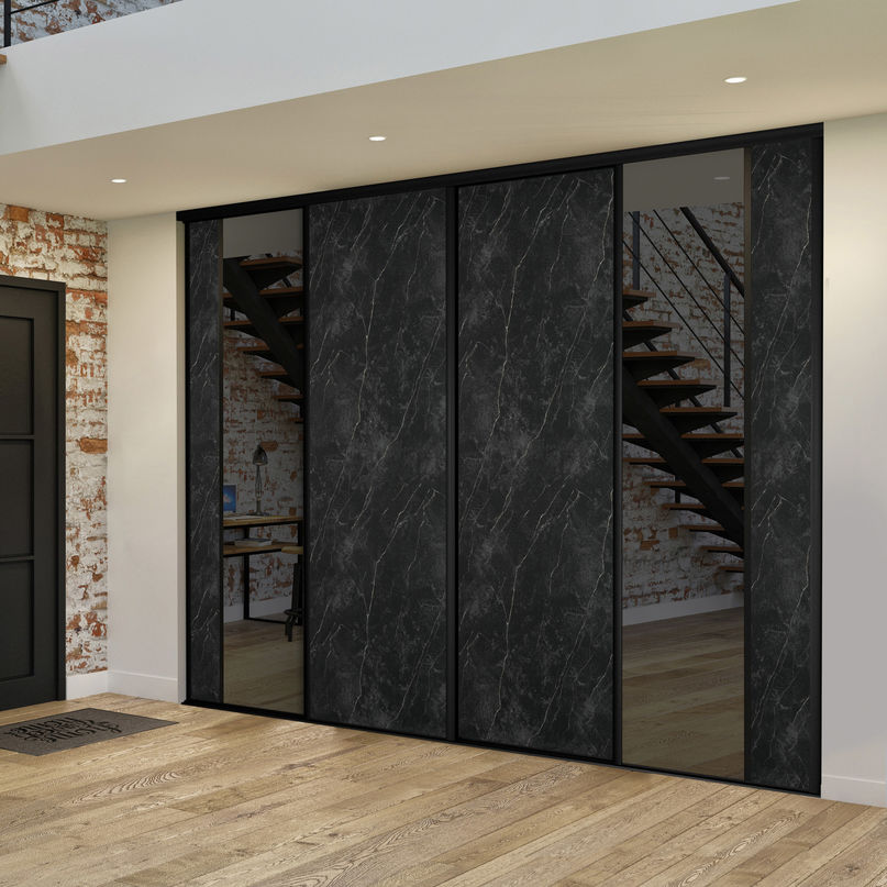 Façade de placard coulissante 4 portes miroir plomb, décor marbre noir