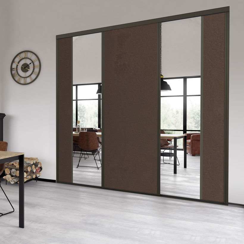 Façade de placard coulissante 3 portes miroir argent, effet cuir vintage brun