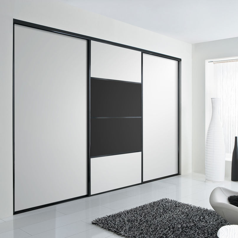 Façade de placard coulissante 3 portes décor blanc mat, décor noir intense