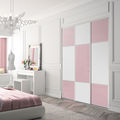 Façade de placard coulissante 3 portes verre laqué rose pastel, décor blanc mat