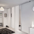 Façade de placard coulissante 2 portes décor blanc mat, miroir argent