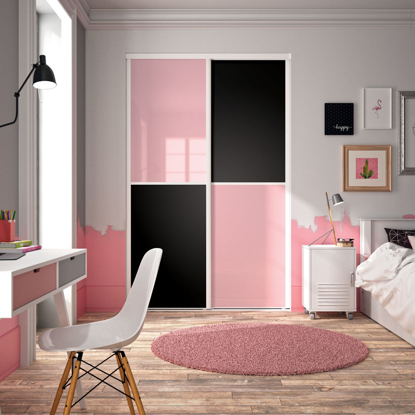Façade de placard coulissante 2 portes verre laqué rose pastel, décor noir intense