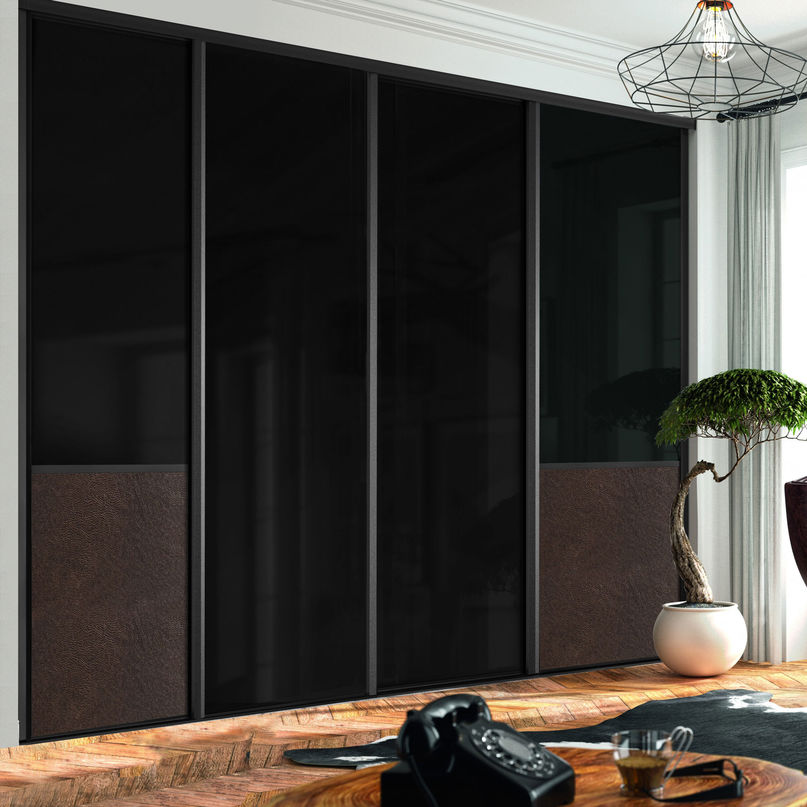 Façade de placard coulissante 4 portes verre laqué noir, effet cuir vintage brun, décor noir intense