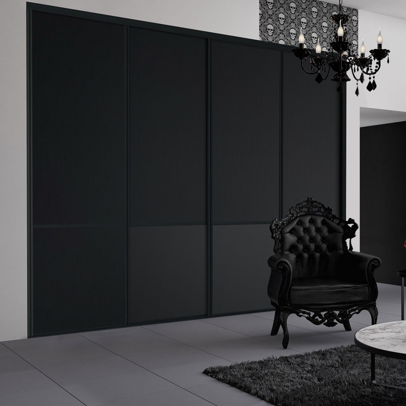 Façade de placard coulissante 4 portes effet cuir carbone, décor noir intense