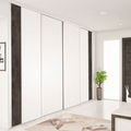Façade de placard coulissante 4 portes décor blanc mat, décor bois fumé brut