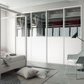 Façade de placard coulissante 4 portes vitre claire, décor blanc mat