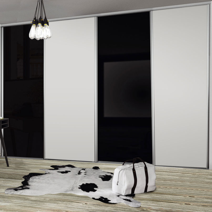 Façade de placard coulissante 4 portes verre laqué noir, décor blanc mat