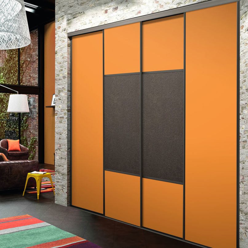 Façade de placard coulissante 4 portes décor mandarine, effet cuir vintage brun